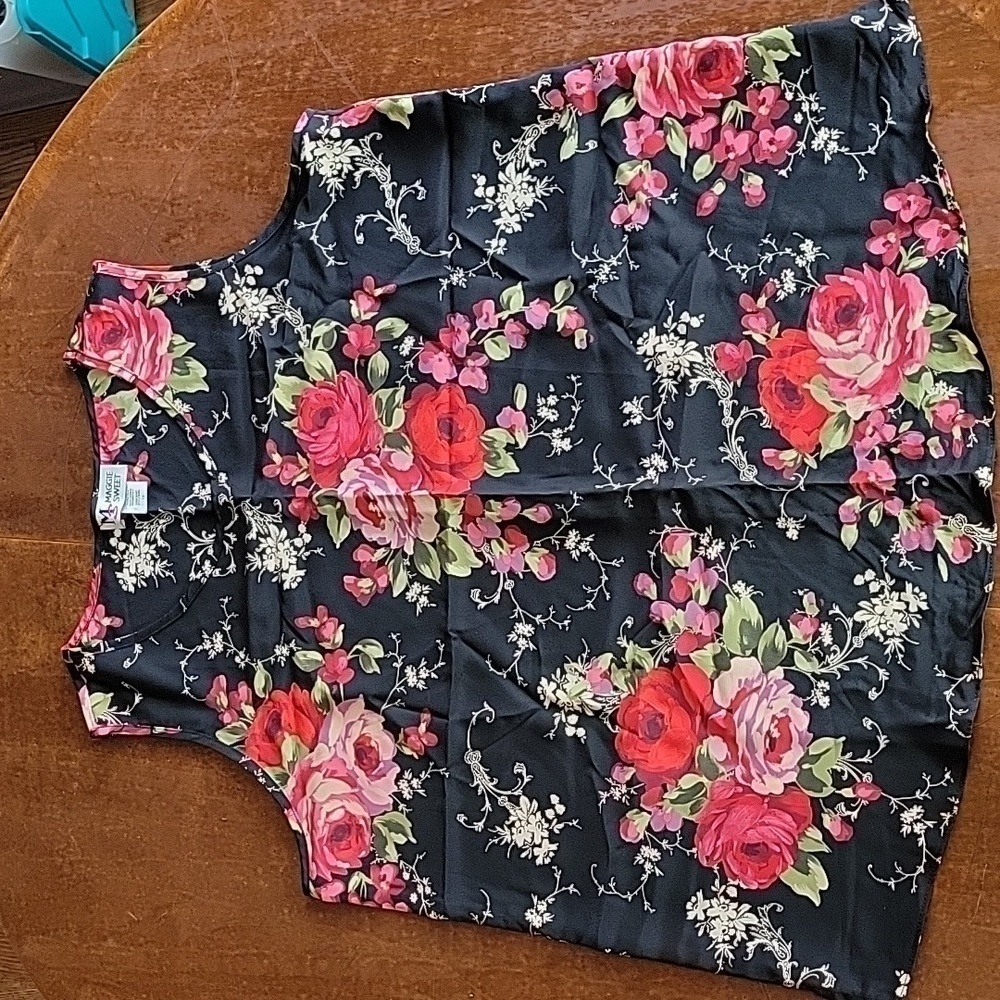 Maggie Sweet Sleeveless Top Size 1X